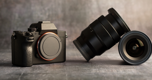 The Advantages and Disadvantages of Mirrorless Cameras